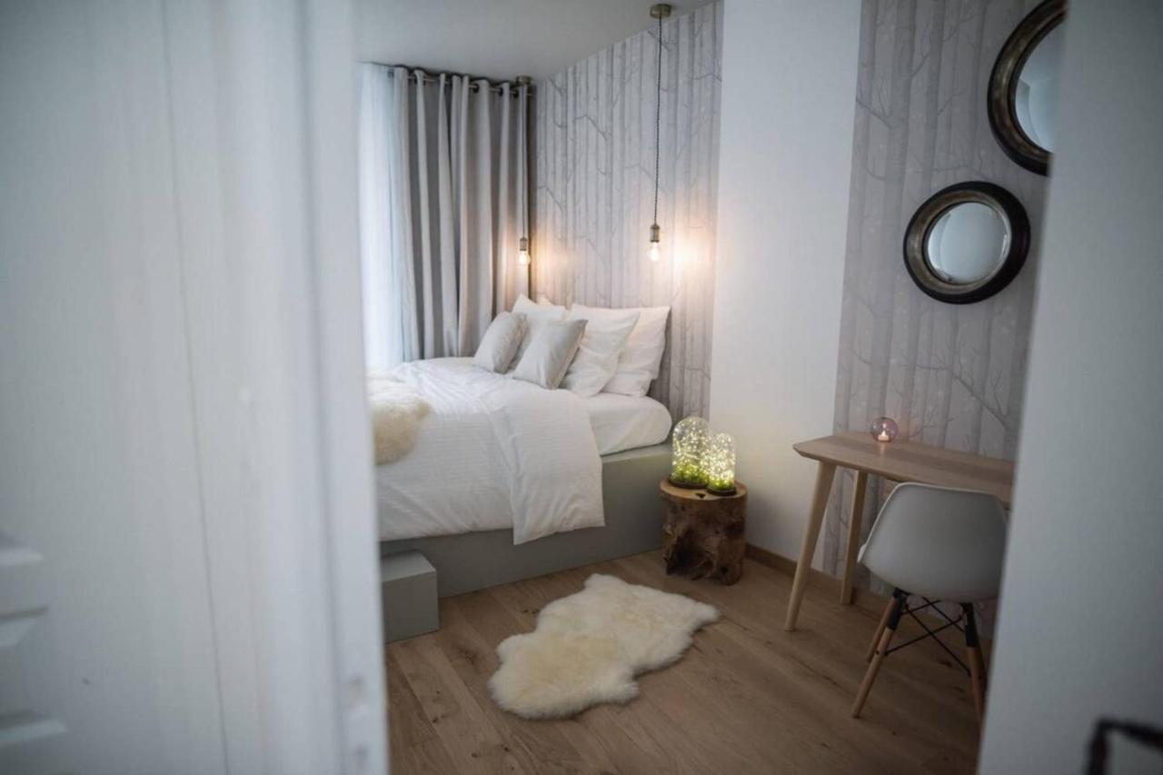 La Grande Ferte Apartment ลาโรแชล ภายนอก รูปภาพ